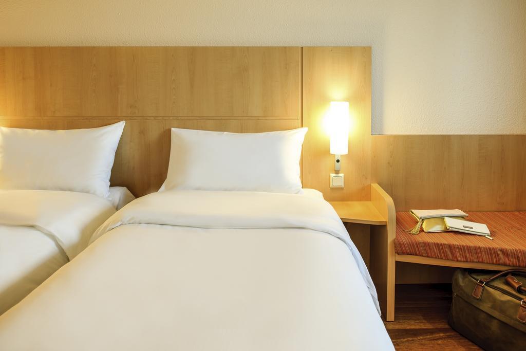 Ibis Chesterfield North - Barlborough Exteriör bild