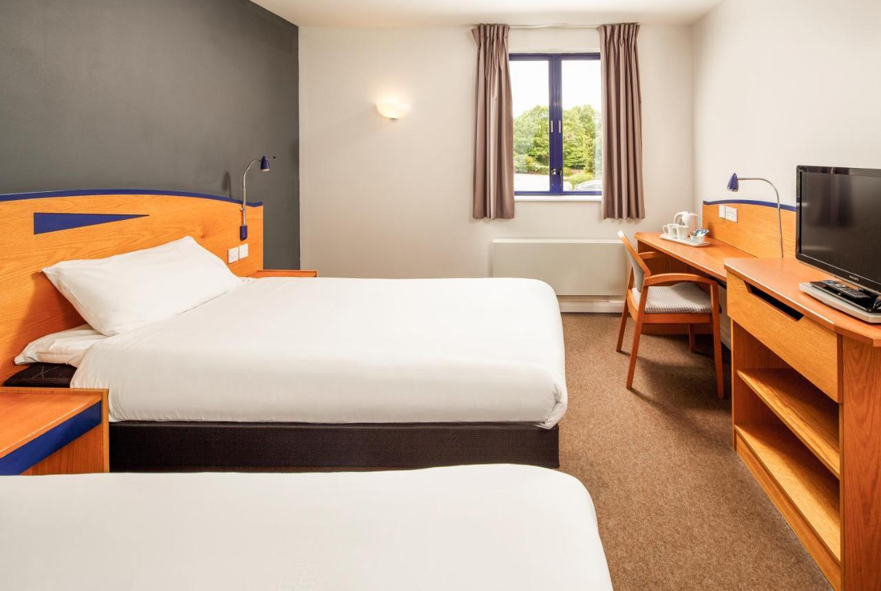 Ibis Chesterfield North - Barlborough Exteriör bild