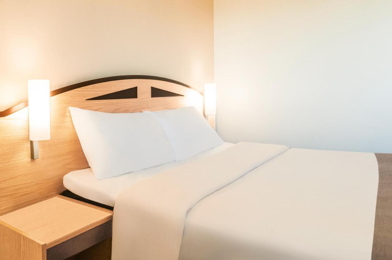 Ibis Chesterfield North - Barlborough Exteriör bild